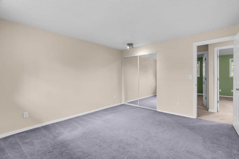 Portland House: 9255 Southwest Boones Ferry Road