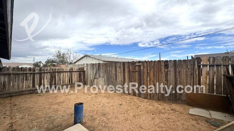 Apple Valley House: 13191 Kiowa Rd