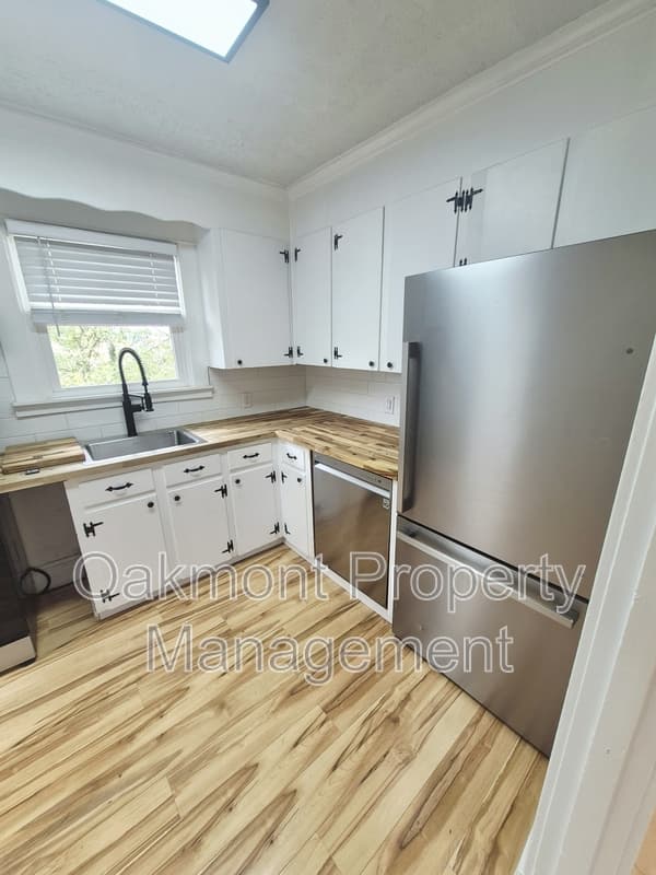 Madison Heights Townhome: 110 Phelps Road - B