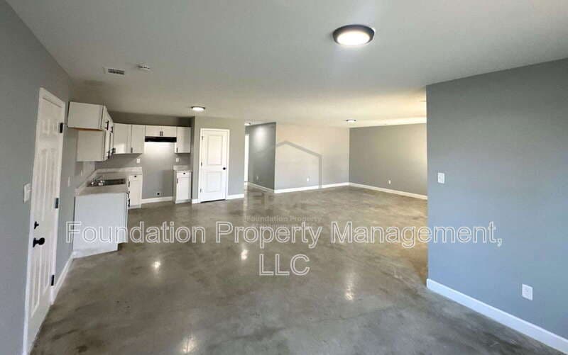 Memphis House: 555 Monteagle Drive