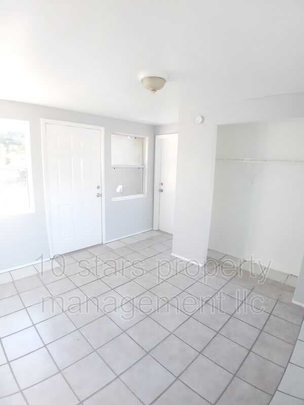 Saint Petersburg House: 4014 4th Avenue South