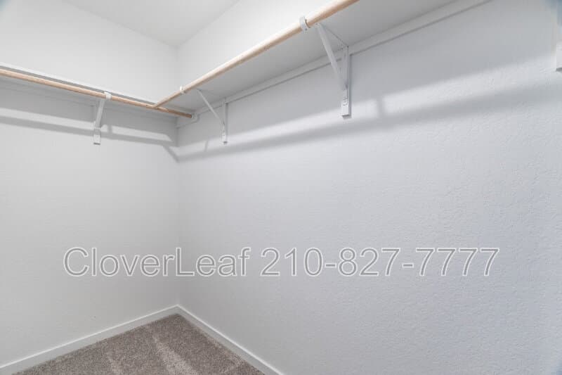 Converse House: 3338 Gingham Point