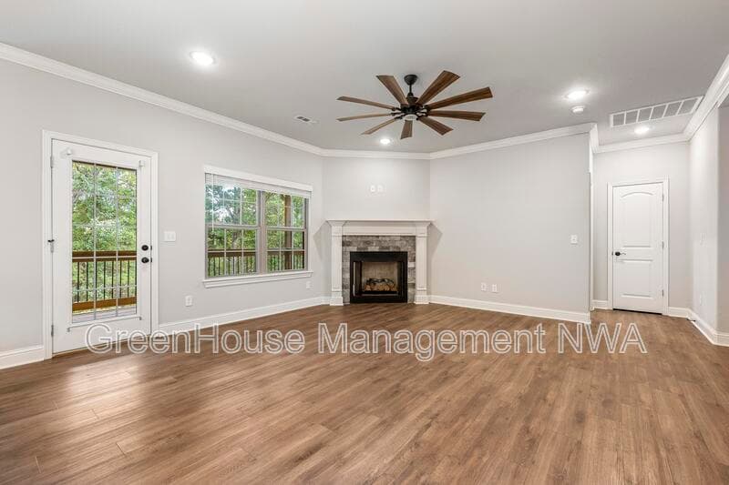 Bella Vista House: 28 Mills Dr