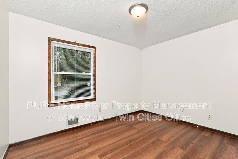 Brooklyn Park House: 7441 Major Ave N