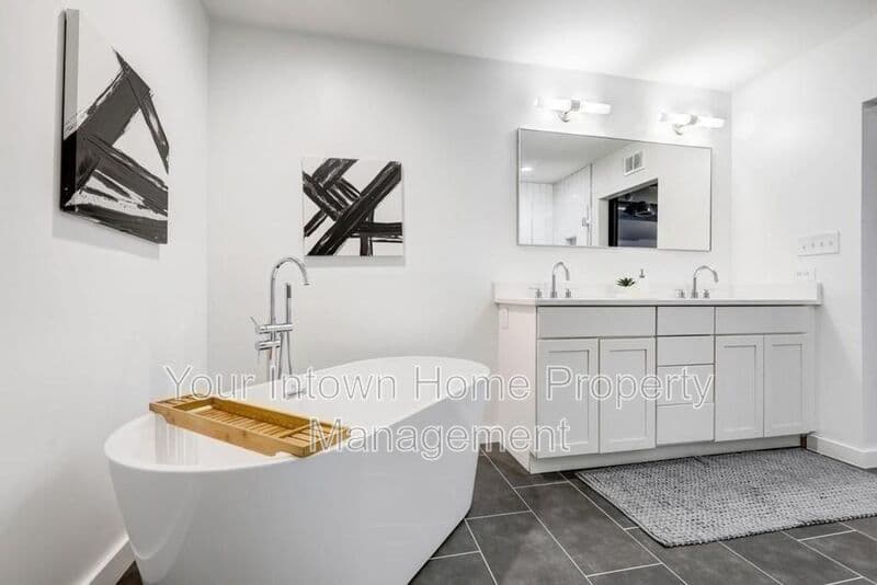 Atlanta Condo: 260 18th St NW