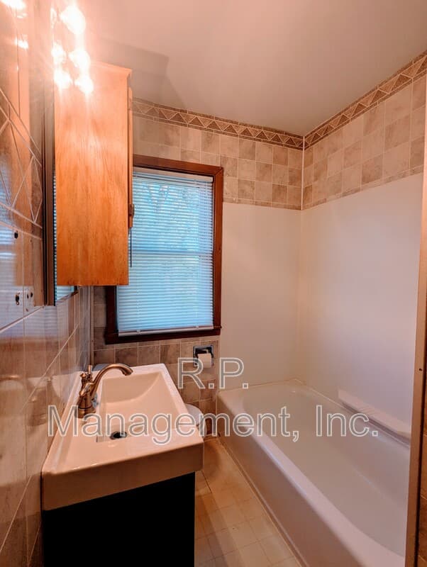 Maplewood House: 2303 Atlantic St