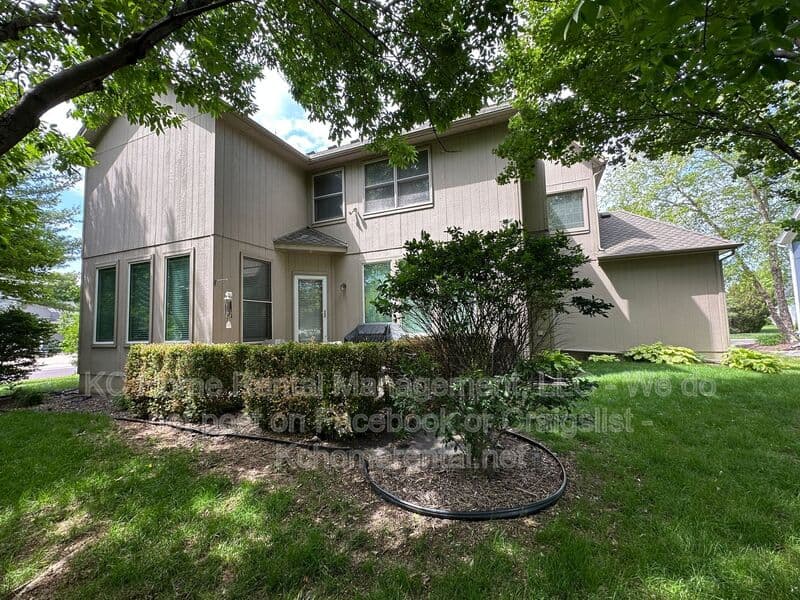 Overland Park House: 11429 W 142nd Ter
