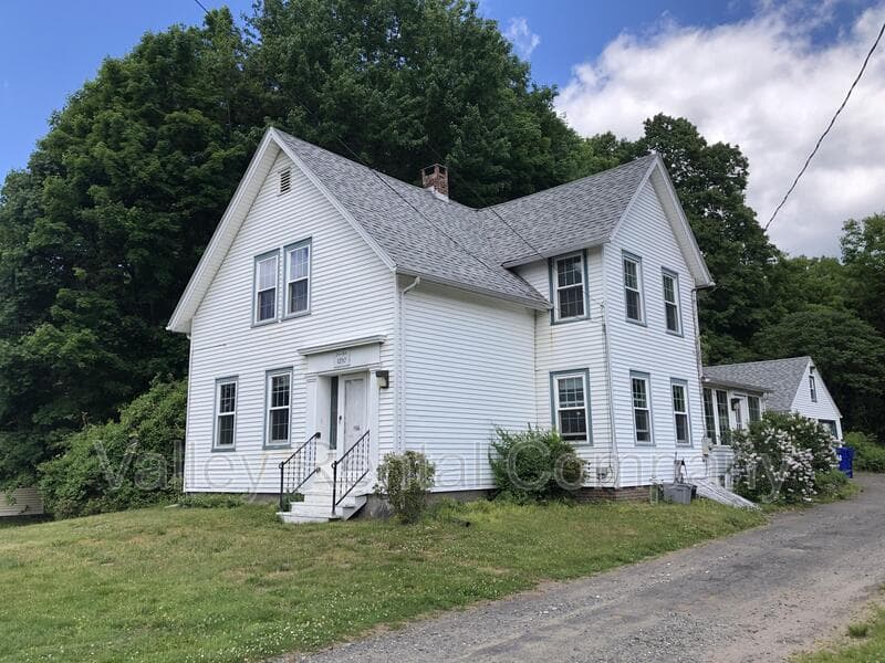 Sunderland House: 166 Old Amherst Road