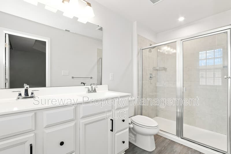 Cinnaminson Townhome: 126 Nathan Dr