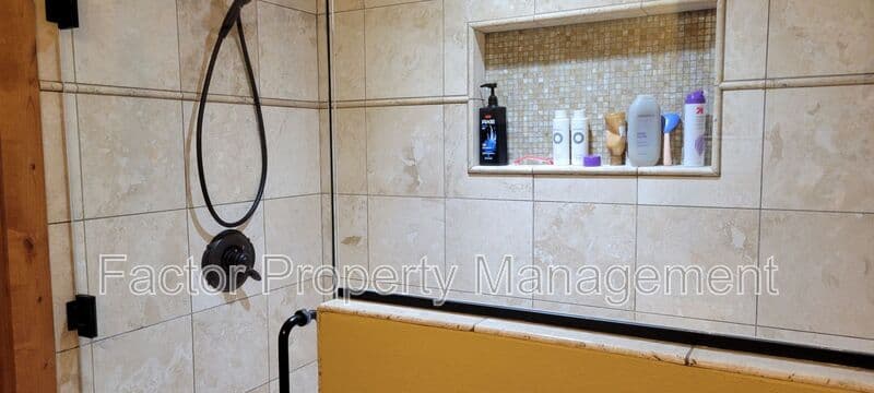 North Mankato Condo: 237 1/2 Belgrade Ave