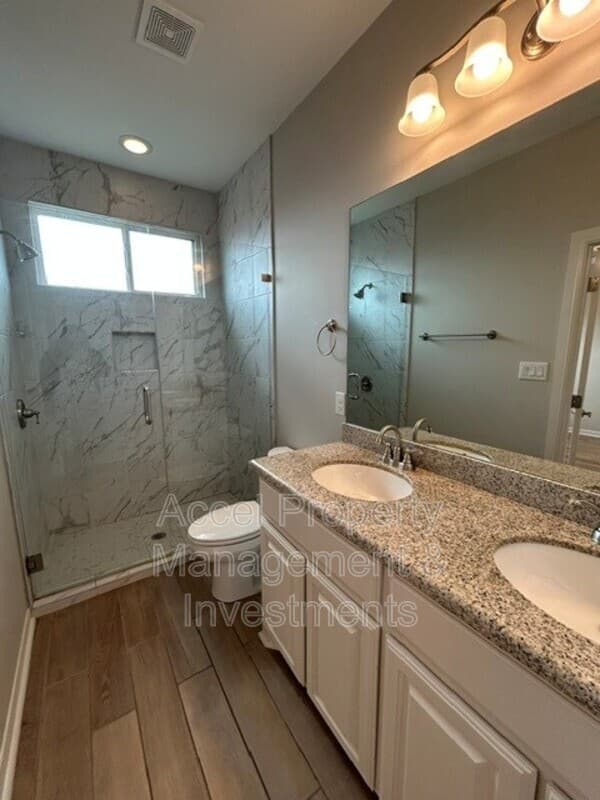 McAllen House: 8410 N 33rd Lane