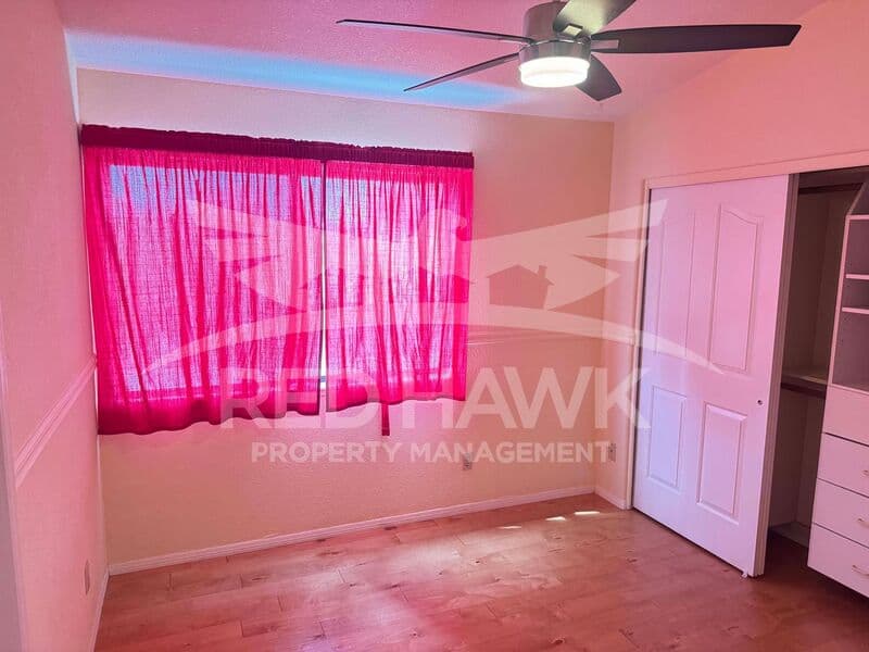 Tempe House: 25 W La Vieve Ln