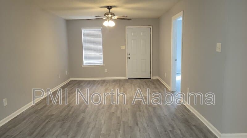 Decatur Condo: 201 8th Ave SW