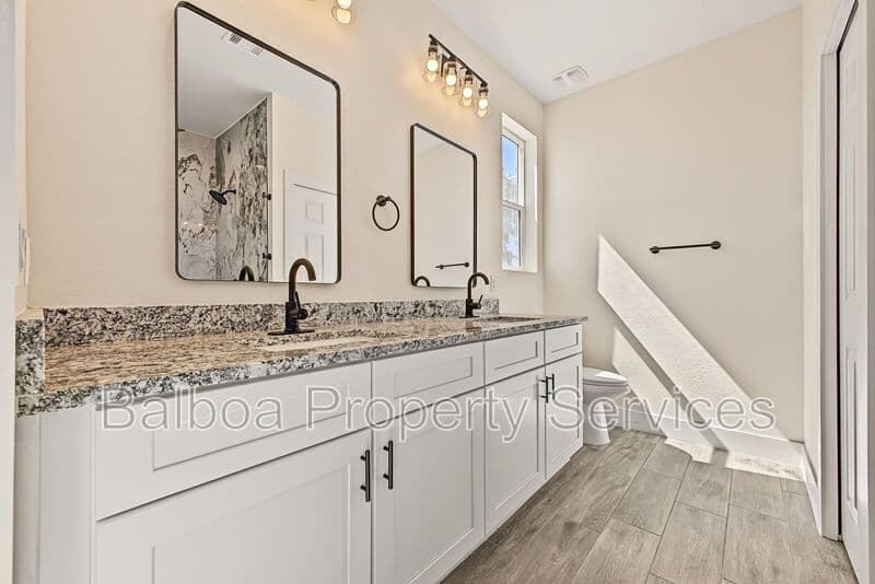 Buckeye Condo: 212 2nd Ave E
