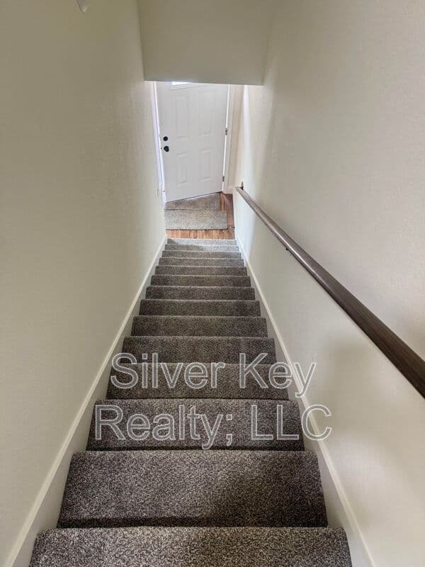 Athens Townhome: 318 Million Street