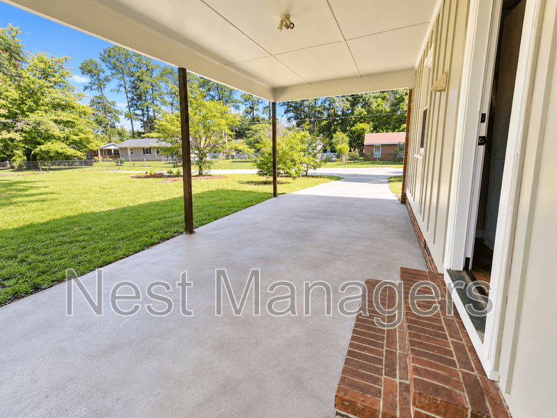 Fayetteville House: 7259 Ainsley Street