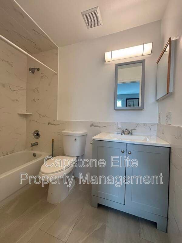 Newark Condo: 20 Ashby Lane