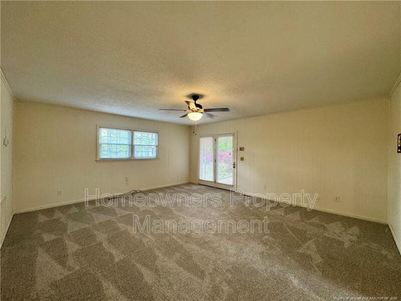 Spring Lake House: 400 Harrill Cir