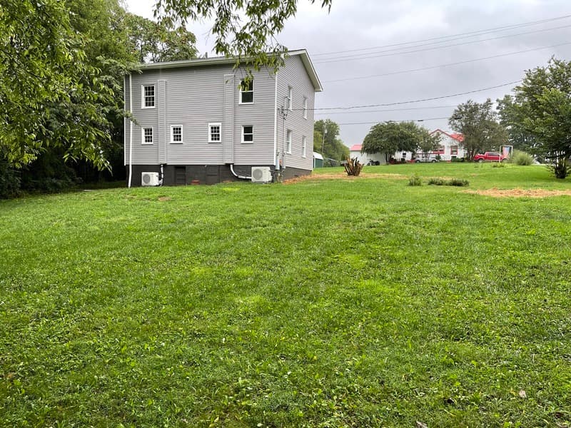 Louisville House: 1719 Airline Dr