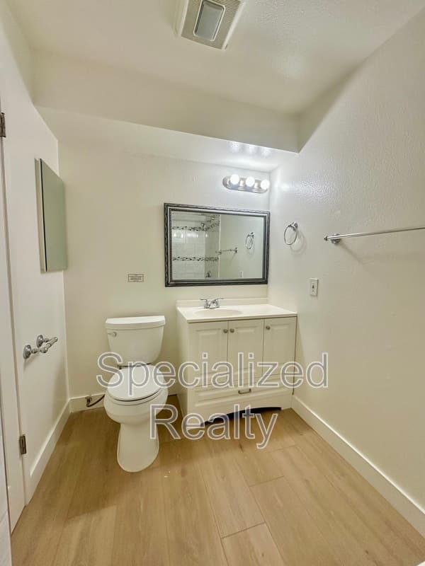 Burbank Condo: 328 East Providencia Avenue