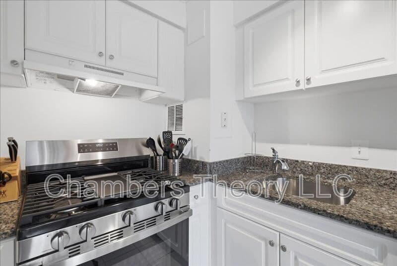 Alexandria Condo: 8 S Van Dorn St