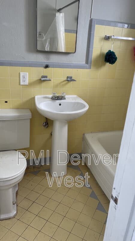 Aurora Condo: 1695 Joliet Street