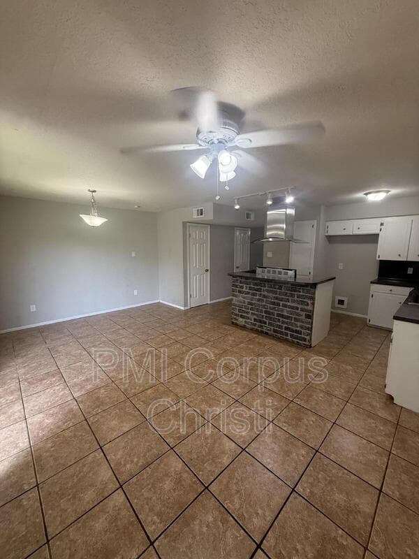 Corpus Christi Condo: 5001 Meandering Lane