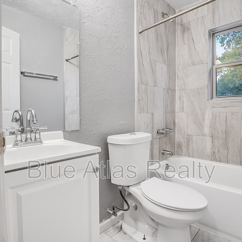 Irving Condo: 2215 Riverview Drive - D