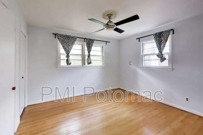Silver Spring House: 11714 College View Drive