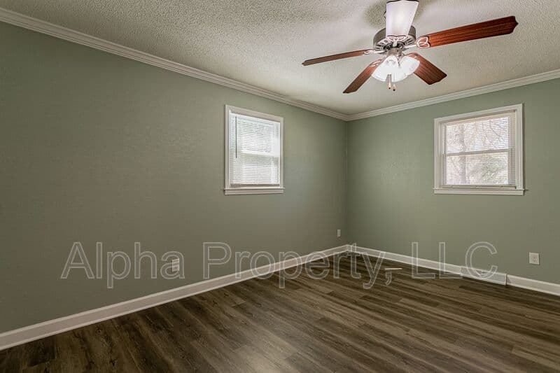 Greer House: 206 E Arlington Ave