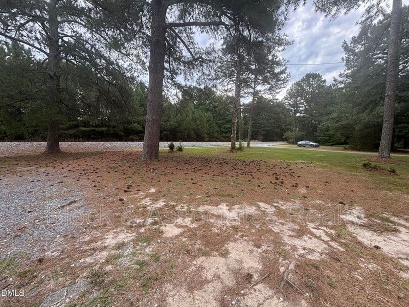 Bear Creek House: 87 Robert Thompson Rd