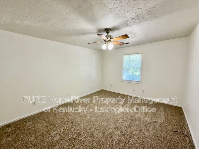 Harrodsburg Apartment: 105 Murphy Lane