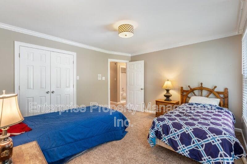 Collierville House: 10290 Shrewsbury Run Way