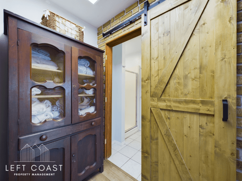 Lincoln City House: 1033 Northwest Inlet Avenue