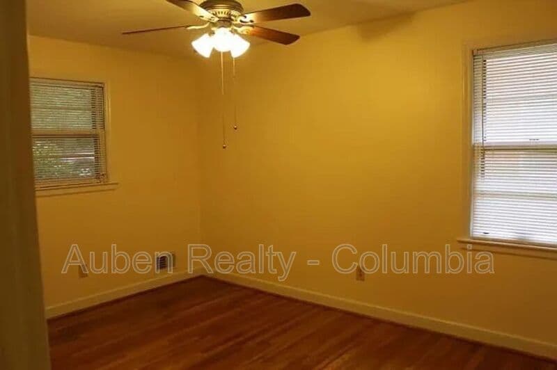 Columbia House: 949 Howard St