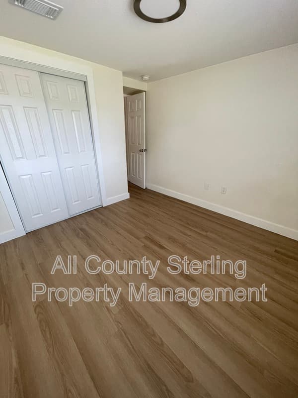 Lake City Apartment: 201 SE Beech Street