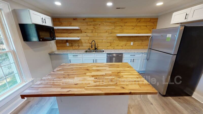 Spartanburg Condo: 740 B N Vernon Street