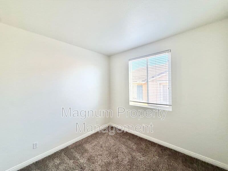 Temecula House: 28075 Calle Bonita