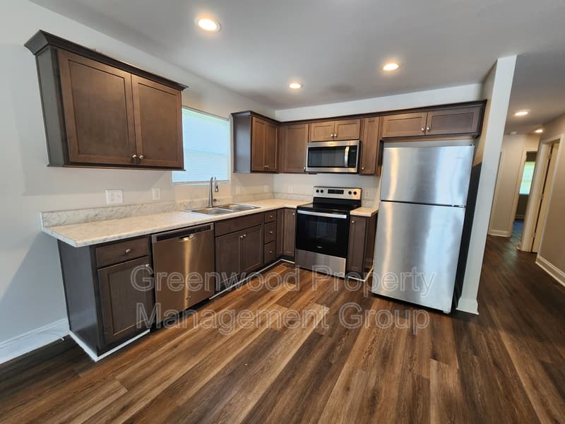 High Point Condo: 414 Whiteoak Street