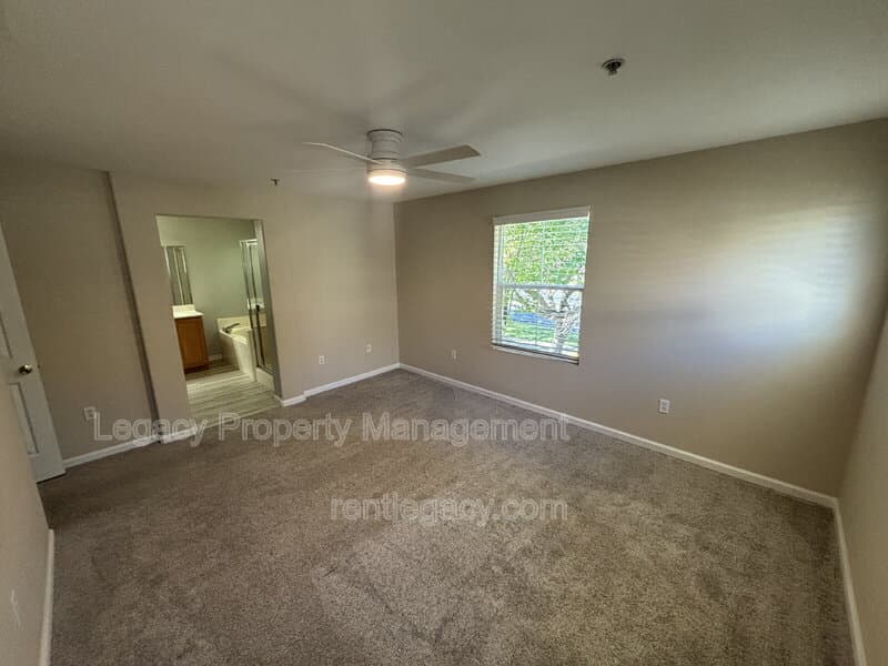 Folsom Condo: 108 Esplanade Circle