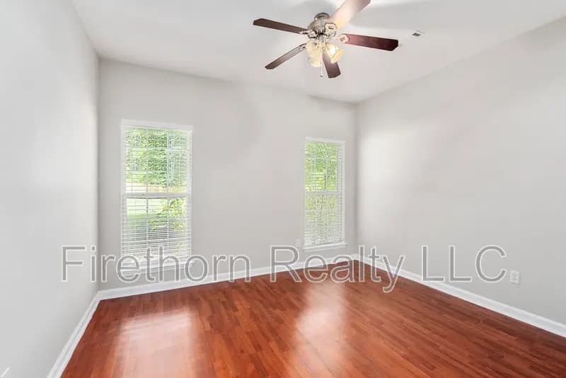 North Augusta House: 932 Sudlow Lake Road
