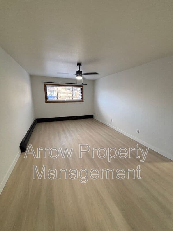 Bismarck House: 215 E Arbor-307C
