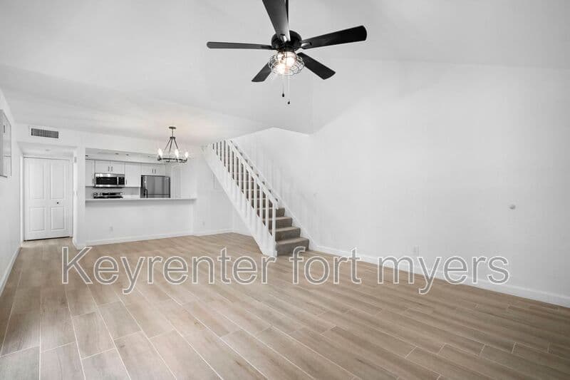 Fort Myers House: 6213 Timberwood Cir