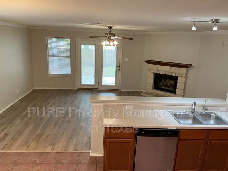 Hutto House: 502 Country Estates Dr.