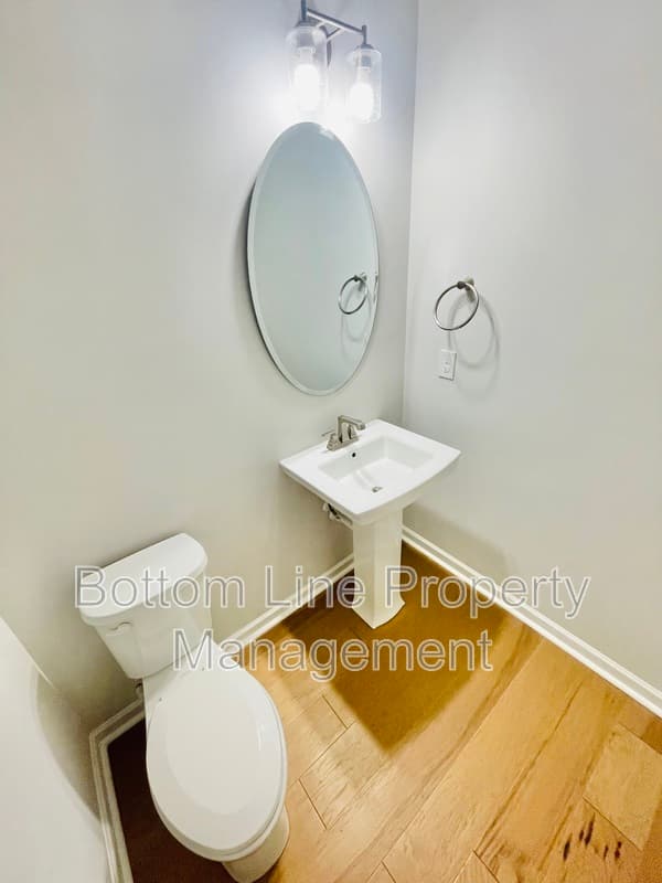Charlotte Townhome: 419 Vinroot Aly
