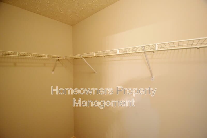 Fayetteville House: 325 Waterdown Dr