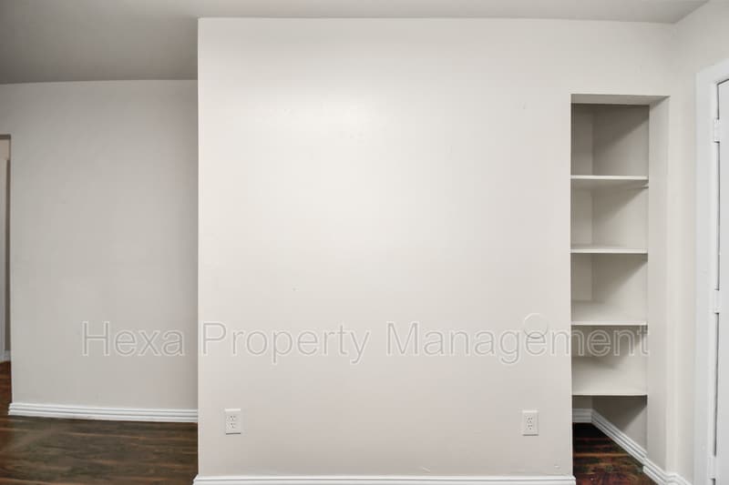 Houston Condo: 4207 Phlox St