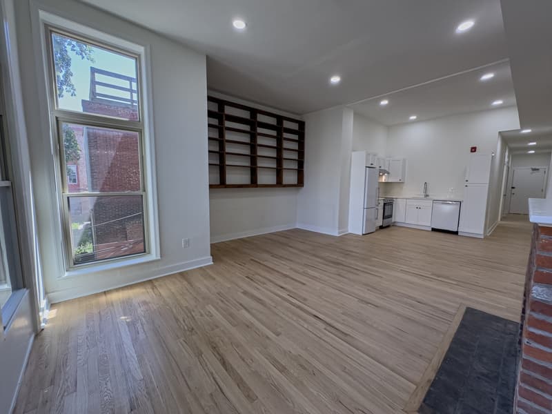 Philadelphia Condo: 2013 Green St - 2FL