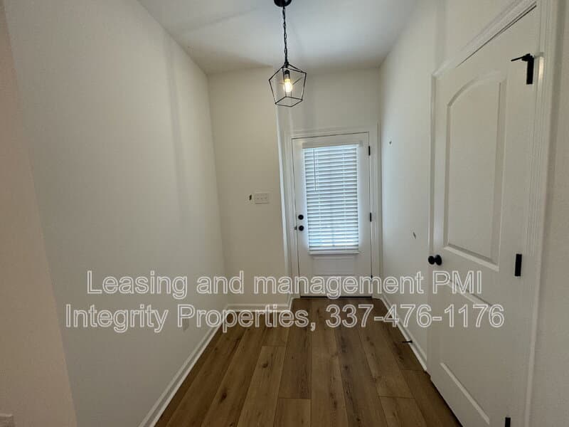 Youngsville House: 235 Tatum Lane