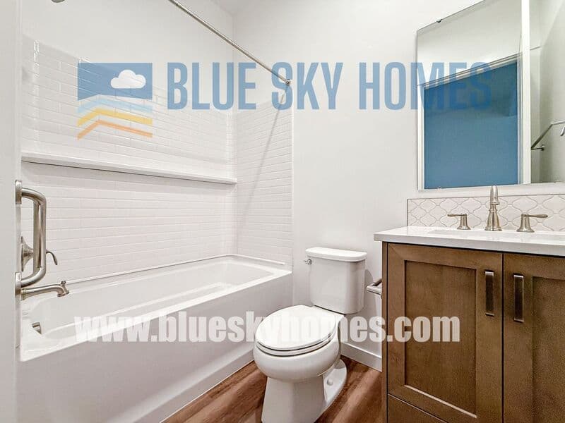 Star House: 8500 W Lilburn st